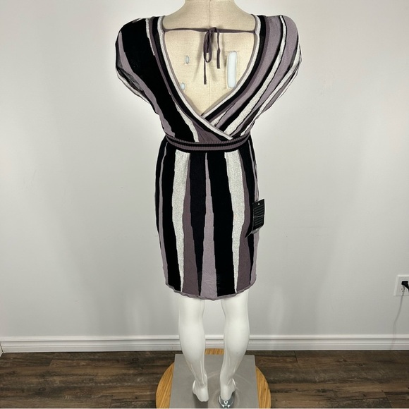 NWT Bebe Striped V-Neck Dress in Black and White XS - Picture 3 of 13